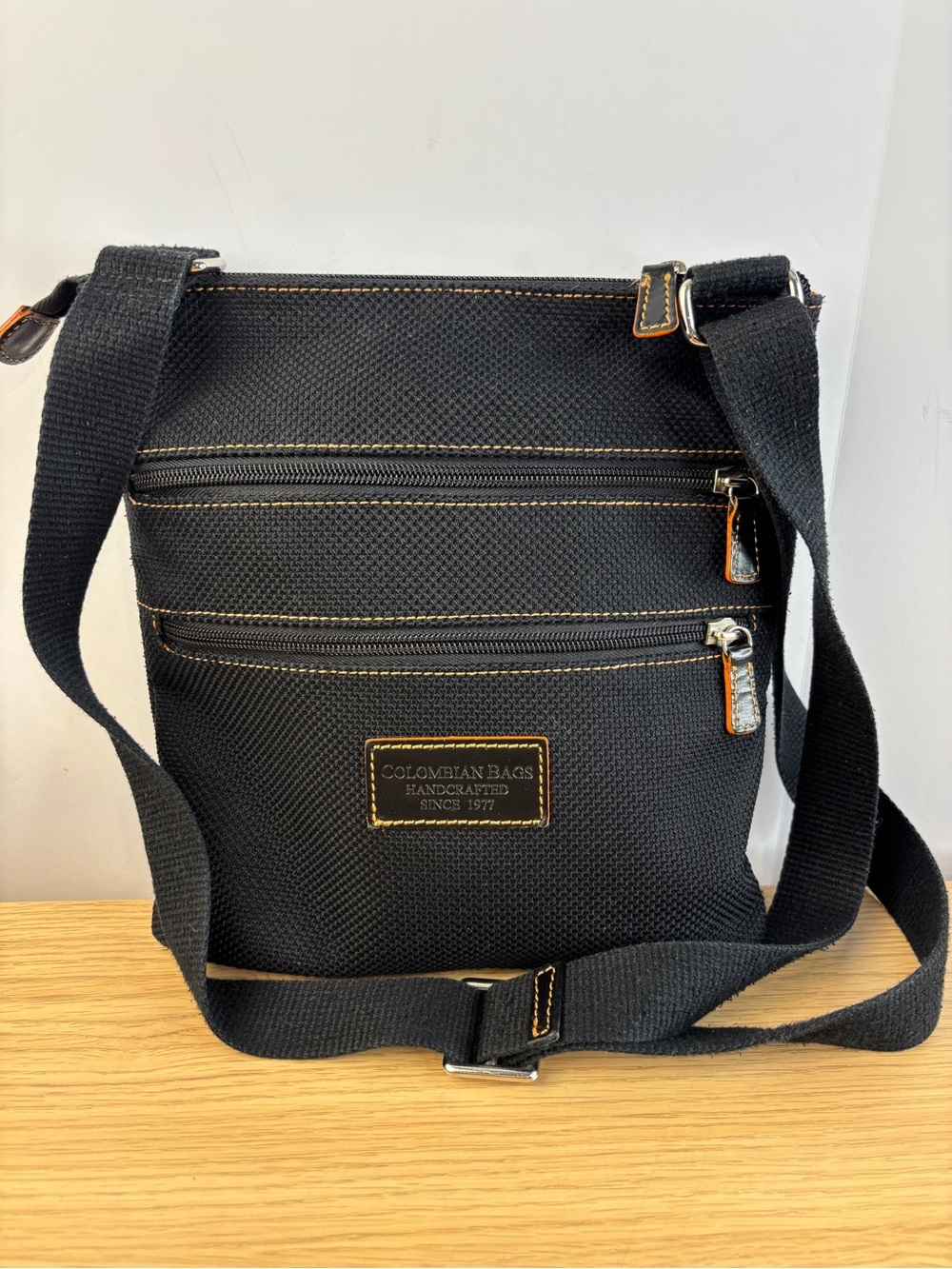 Colombian Bags Brand Crafted Since 1977 Black Crossbody - Picture 3 of 13